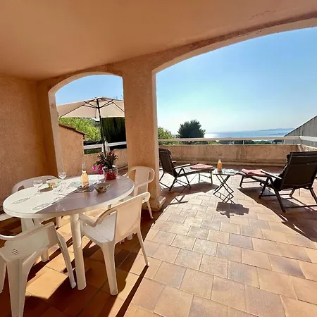 Sm180-305 Maxime Vue T2 Piscine Et Parking