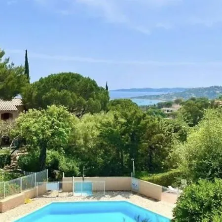 Sm180-305 Maxime Vue T2 Piscine Et Parking Sainte-Maxime