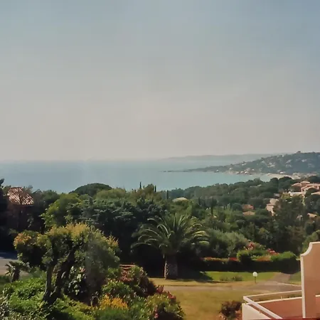 Sm180-305 Maxime Vue T2 Piscine Et Parking